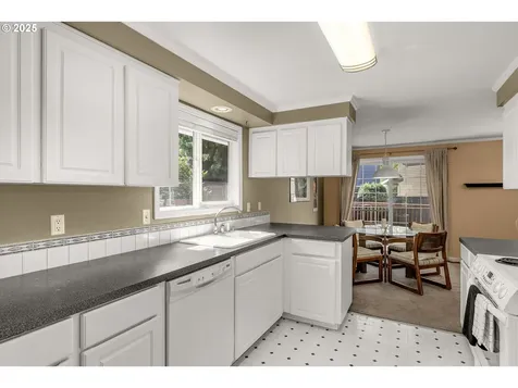 1775 NE Carole Court Hillsboro OR 97124