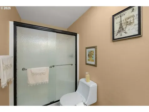 1775 NE Carole Court Hillsboro OR 97124