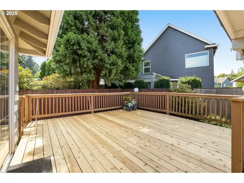 1775 NE Carole Court Hillsboro OR 97124