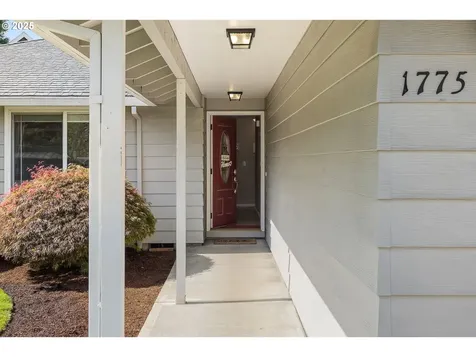 1775 NE Carole Court Hillsboro OR 97124