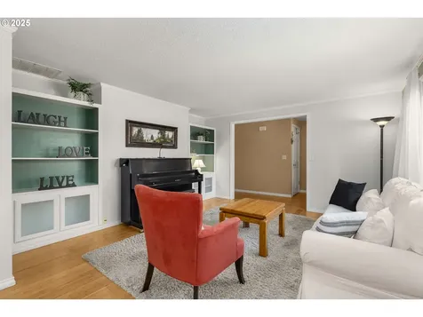 1775 NE Carole Court Hillsboro OR 97124