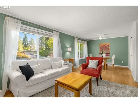 1775 NE Carole Court Hillsboro OR 97124