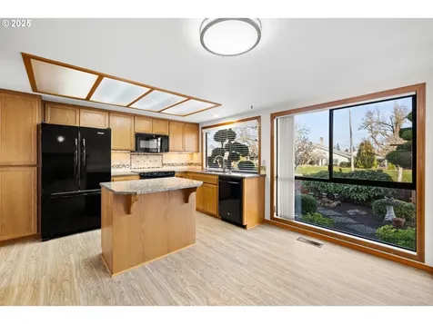 15609 NE Summerplace Drive Portland OR 97230