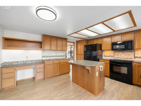 15609 NE Summerplace Drive Portland OR 97230