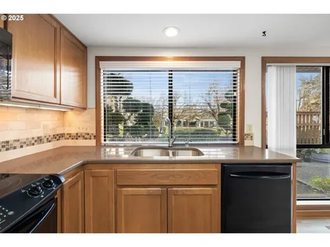 15609 NE Summerplace Drive Portland OR 97230