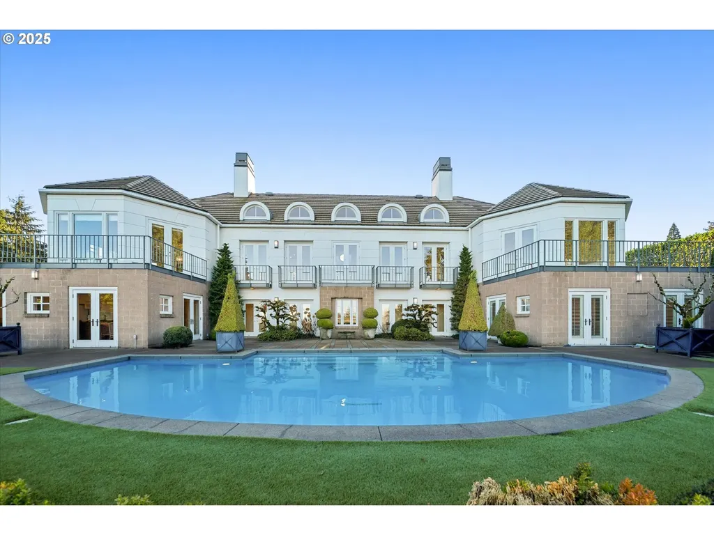 1131 Skyland Drive Lake Oswego OR 97034