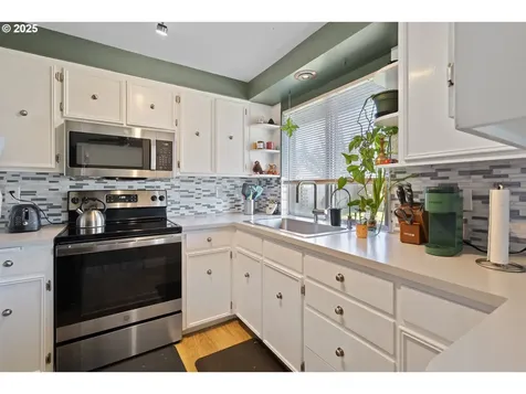 220 S 70th Street Springfield OR 97478
