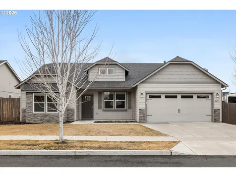 2433 NW Hazelwood Avenue Redmond OR 97756