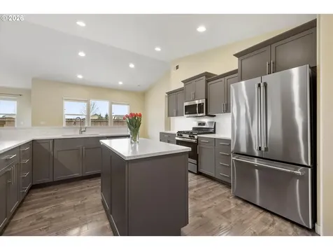 2433 NW Hazelwood Avenue Redmond OR 97756