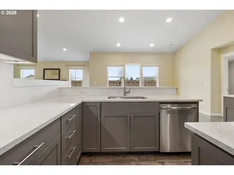2433 NW Hazelwood Avenue Redmond OR 97756