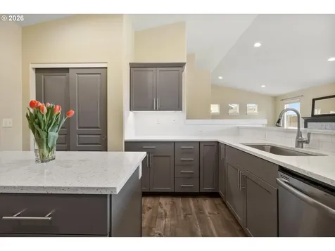 2433 NW Hazelwood Avenue Redmond OR 97756