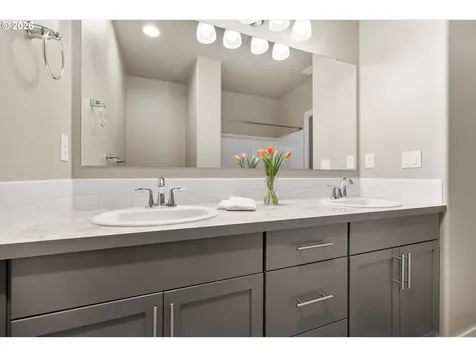 2433 NW Hazelwood Avenue Redmond OR 97756