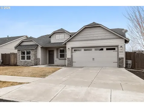 2433 NW Hazelwood Avenue Redmond OR 97756