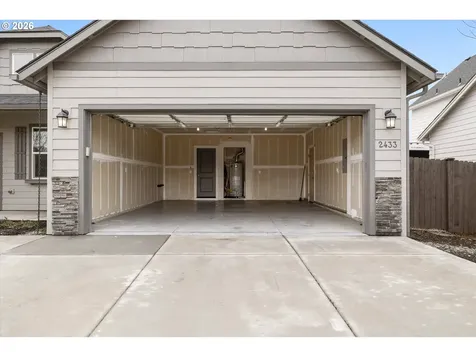 2433 NW Hazelwood Avenue Redmond OR 97756