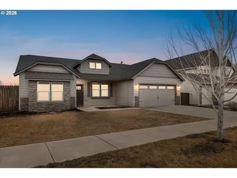 2433 NW Hazelwood Avenue Redmond OR 97756