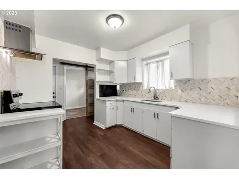 807 N 8th Avenue Kelso WA 98626