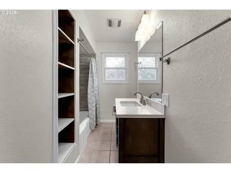 807 N 8th Avenue Kelso WA 98626