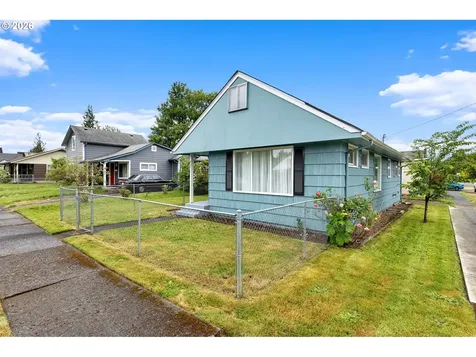 807 N 8th Avenue Kelso WA 98626