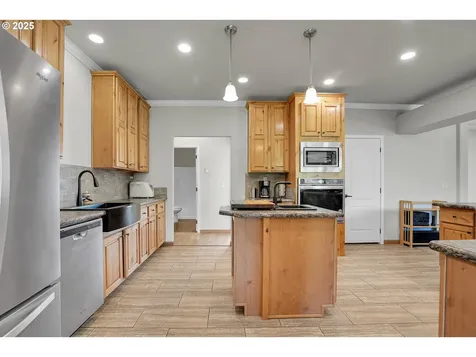 19313 S Upper Highland Road Beavercreek OR 97004
