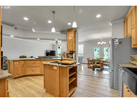 19313 S Upper Highland Road Beavercreek OR 97004