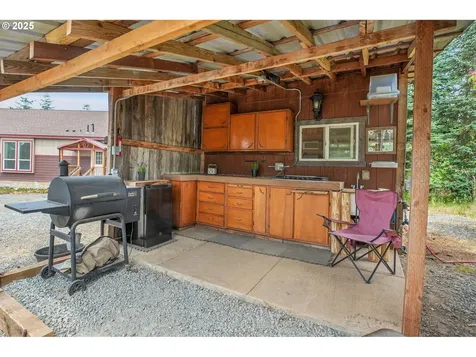 19313 S Upper Highland Road Beavercreek OR 97004