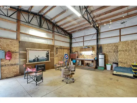 19313 S Upper Highland Road Beavercreek OR 97004