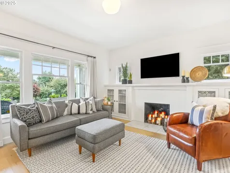5235 SW View Point Terrace Portland OR 97239