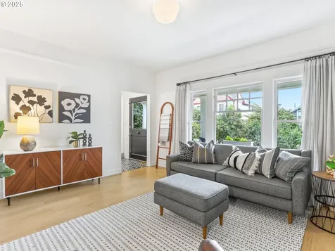 5235 SW View Point Terrace Portland OR 97239