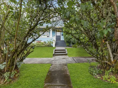 5235 SW View Point Terrace Portland OR 97239