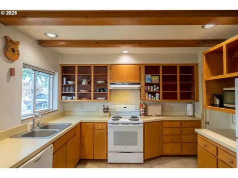 1889 NW Sunny Lane Albany OR 97321