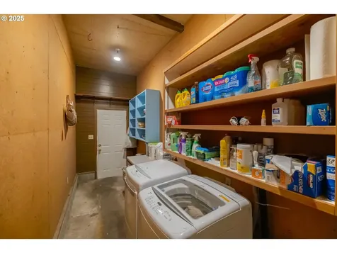 1889 NW Sunny Lane Albany OR 97321