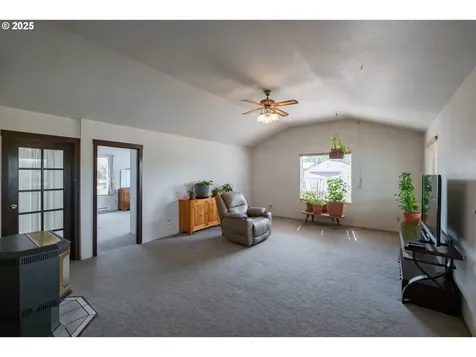 1889 NW Sunny Lane Albany OR 97321