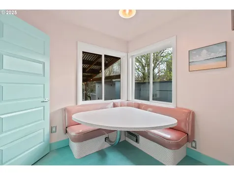 59 NE Russet Street Portland OR 97211