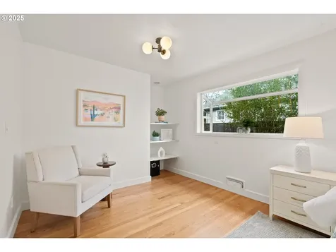 59 NE Russet Street Portland OR 97211