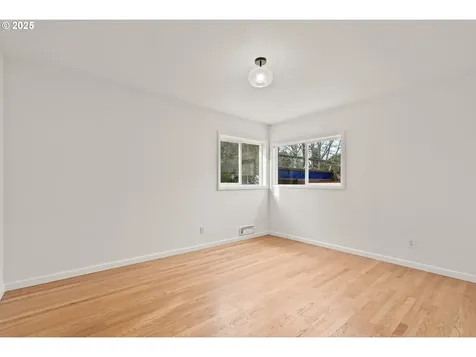 59 NE Russet Street Portland OR 97211