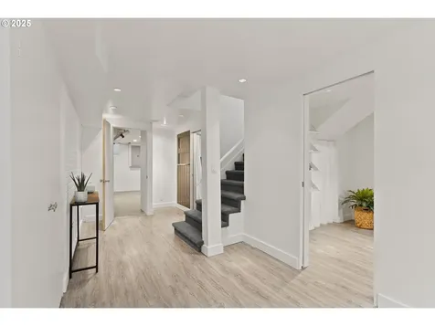 59 NE Russet Street Portland OR 97211