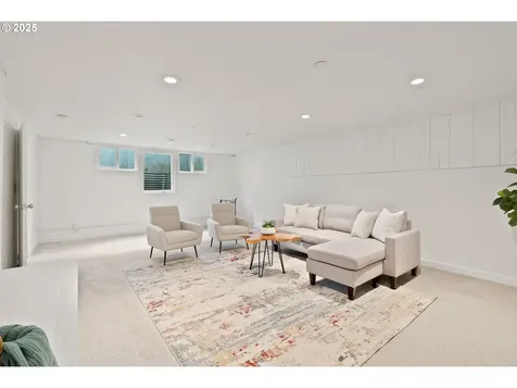 59 NE Russet Street Portland OR 97211