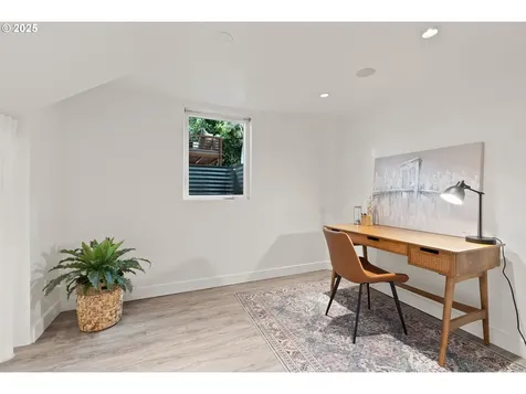 59 NE Russet Street Portland OR 97211
