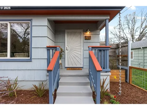 59 NE Russet Street Portland OR 97211