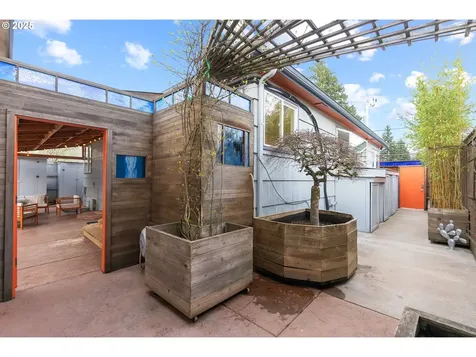 59 NE Russet Street Portland OR 97211