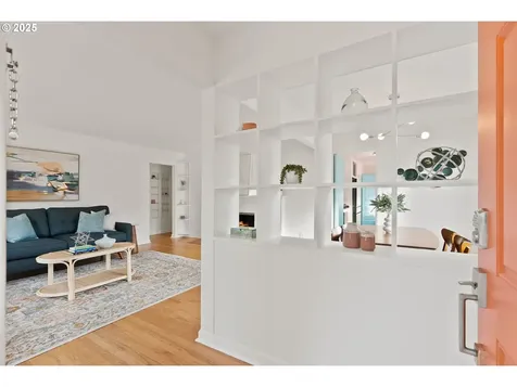 59 NE Russet Street Portland OR 97211