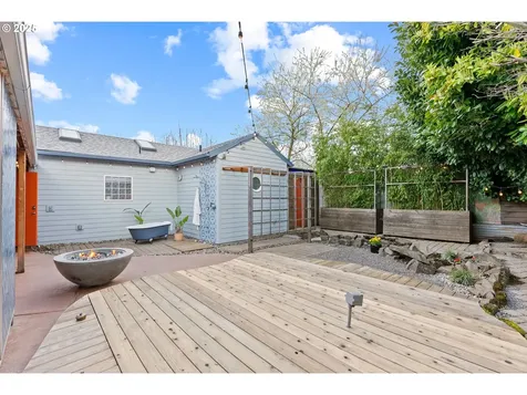 59 NE Russet Street Portland OR 97211
