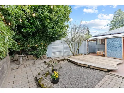 59 NE Russet Street Portland OR 97211