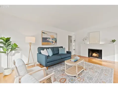 59 NE Russet Street Portland OR 97211