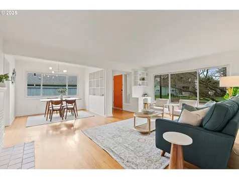 59 NE Russet Street Portland OR 97211
