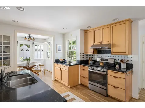 261 SW Birdshill Road Portland OR 97219