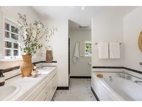 261 SW Birdshill Road Portland OR 97219