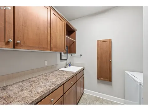 1574 S Redwood Street Canby OR 97013