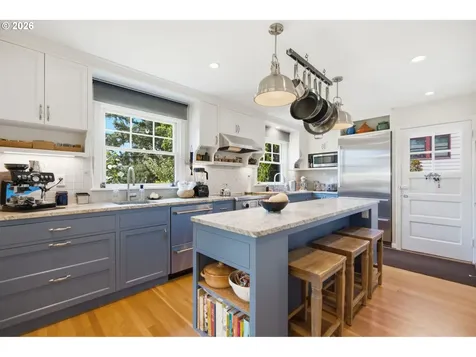 4920 SW 31st Drive Portland OR 97239