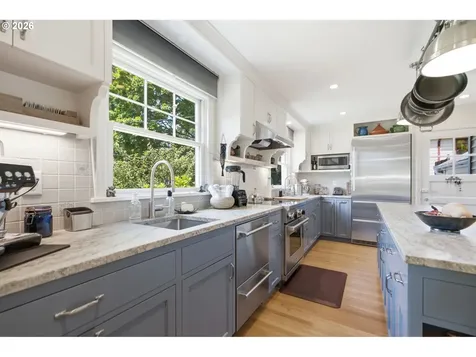 4920 SW 31st Drive Portland OR 97239